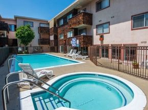 5400 Newcastle Avenue 68, Encino CA 91316