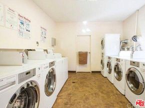 5400 Newcastle Avenue 68, Encino CA 91316