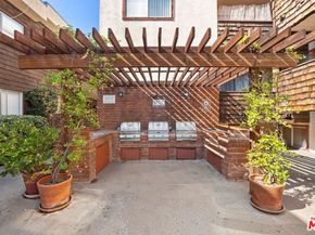 5400 Newcastle Avenue 68, Encino CA 91316