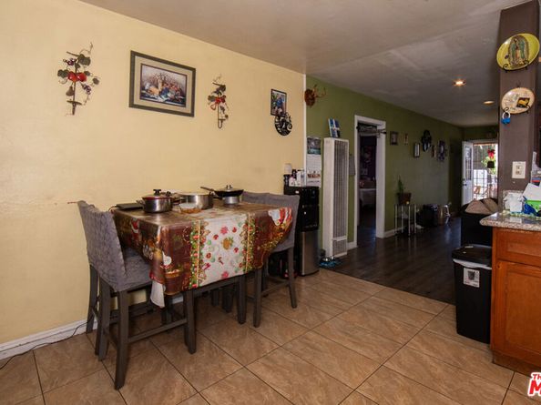 1141 E 84th Place, Los Angeles CA 90001