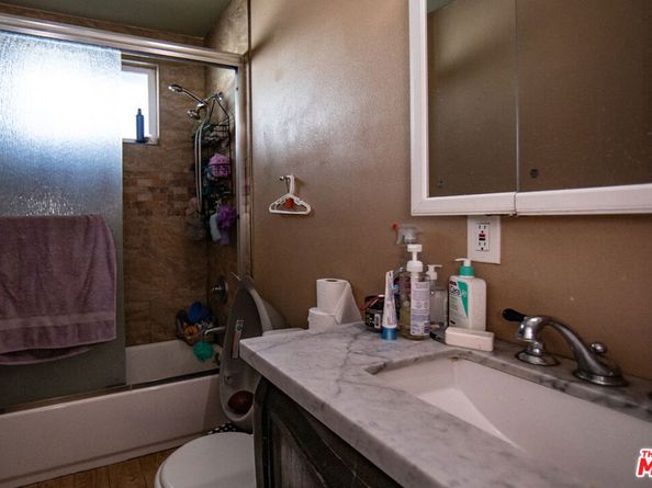 1141 E 84th Place, Los Angeles CA 90001