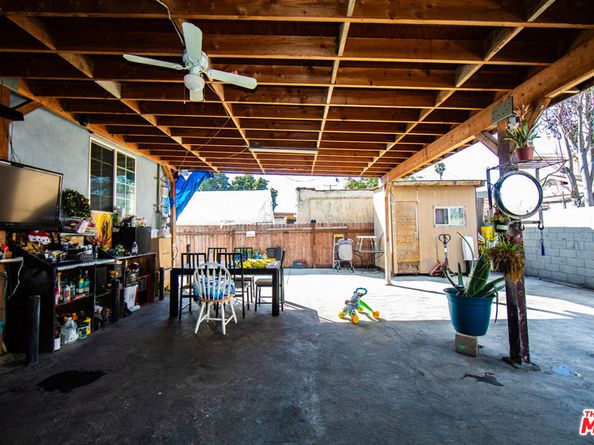 1141 E 84th Place, Los Angeles CA 90001