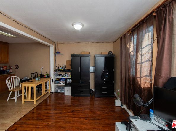 1141 E 84th Place, Los Angeles CA 90001