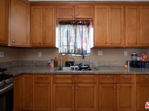 1141 E 84th Place, Los Angeles CA 90001