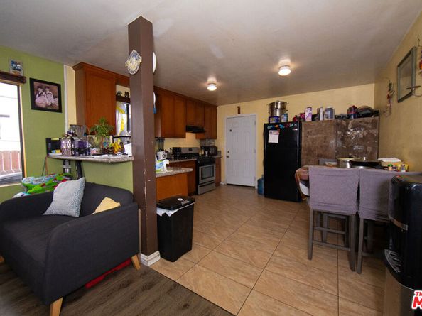 1141 E 84th Place, Los Angeles CA 90001