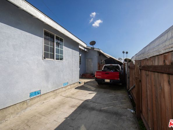 1141 E 84th Place, Los Angeles CA 90001