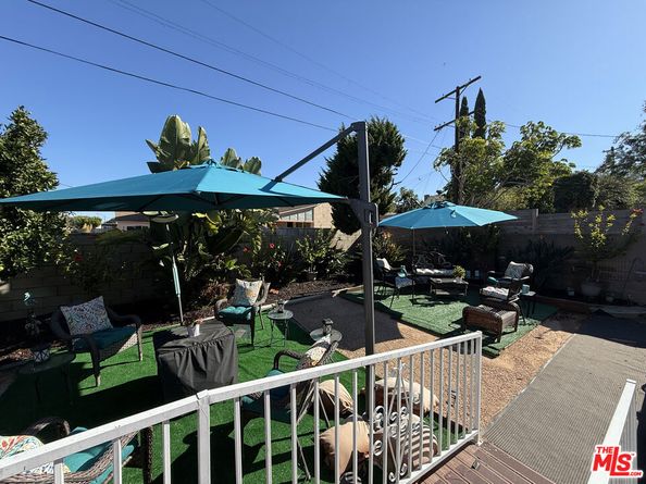 3810 S Dunsmuir Avenue, Los Angeles CA 90008