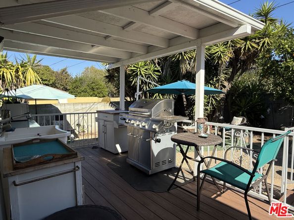 3810 S Dunsmuir Avenue, Los Angeles CA 90008