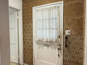 3810 S Dunsmuir Avenue, Los Angeles CA 90008