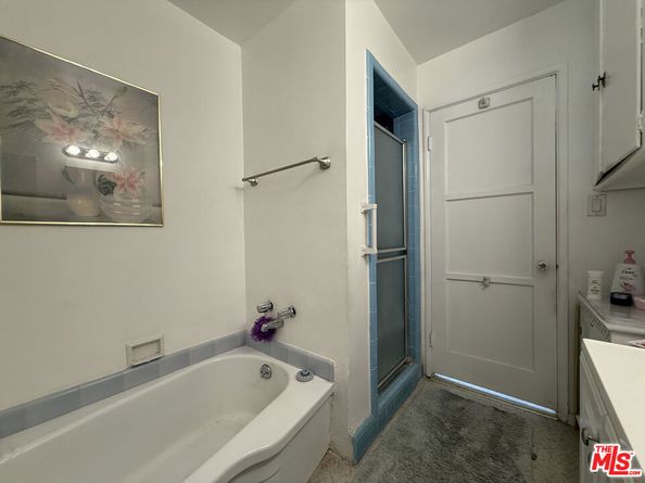 3810 S Dunsmuir Avenue, Los Angeles CA 90008