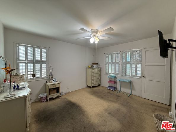 3810 S Dunsmuir Avenue, Los Angeles CA 90008