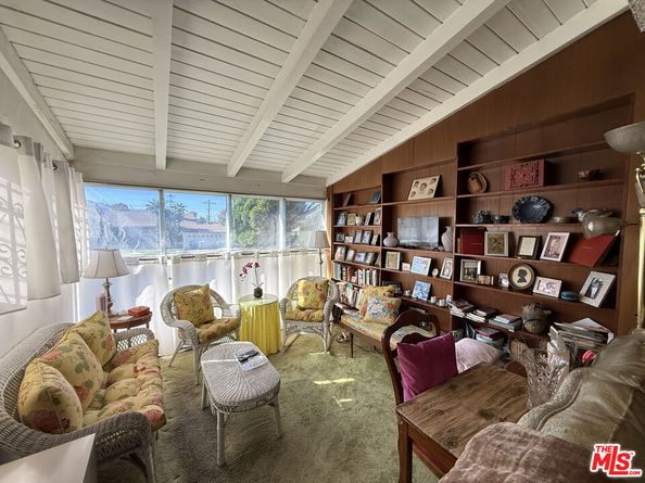 3810 S Dunsmuir Avenue, Los Angeles CA 90008