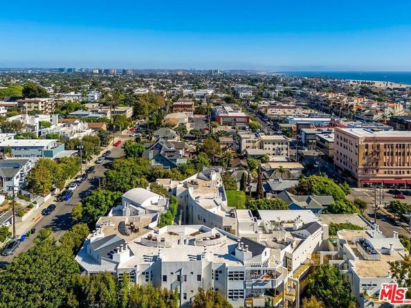 3002 3rd Street 203, Santa Monica CA 90405