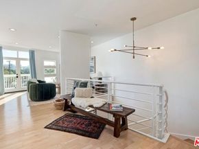 3002 3rd Street 203, Santa Monica CA 90405