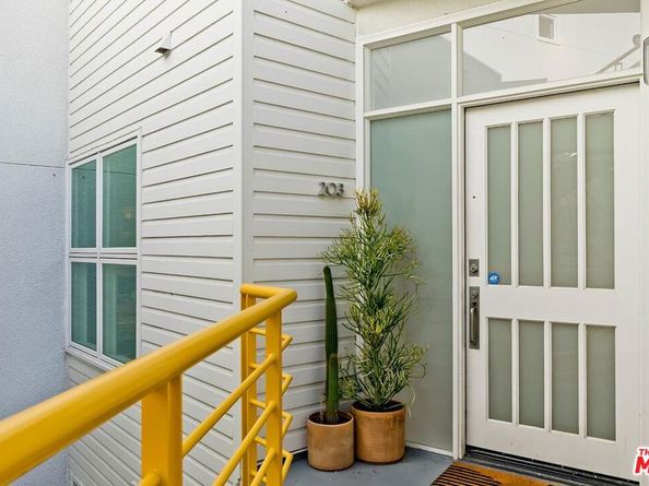 3002 3rd Street 203, Santa Monica CA 90405