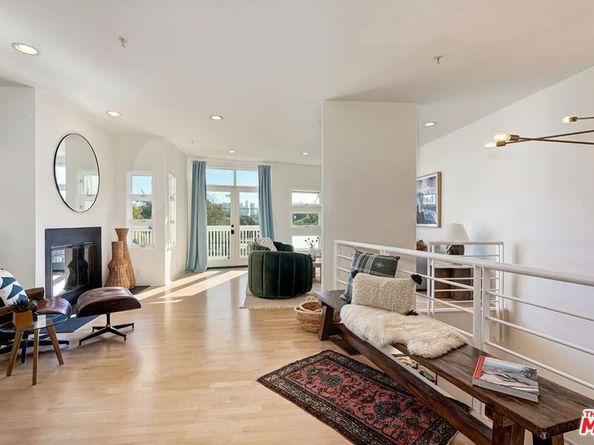 3002 3rd Street 203, Santa Monica CA 90405