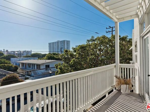 3002 3rd Street 203, Santa Monica CA 90405