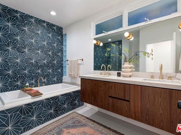 3002 3rd Street 203, Santa Monica CA 90405