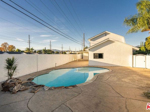 10521 Cedros Avenue, San Fernando CA 91345