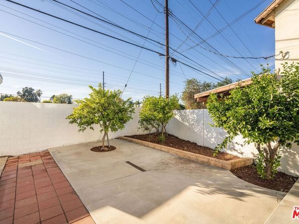 10521 Cedros Avenue, San Fernando CA 91345