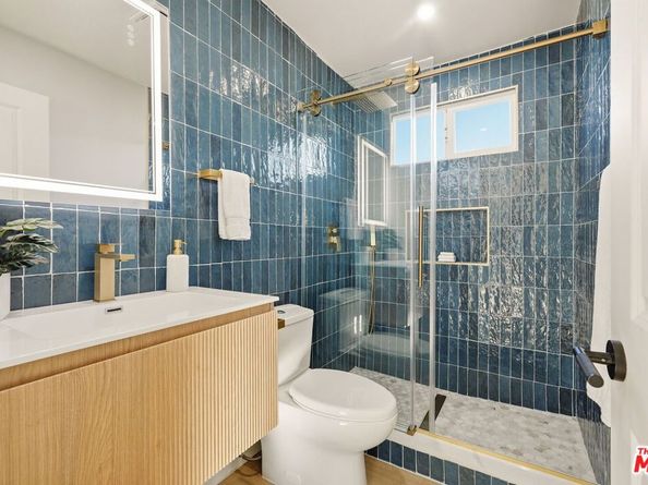 10521 Cedros Avenue, San Fernando CA 91345