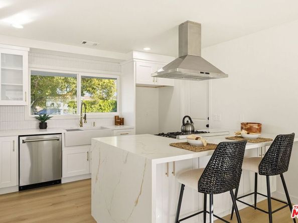 10521 Cedros Avenue, San Fernando CA 91345