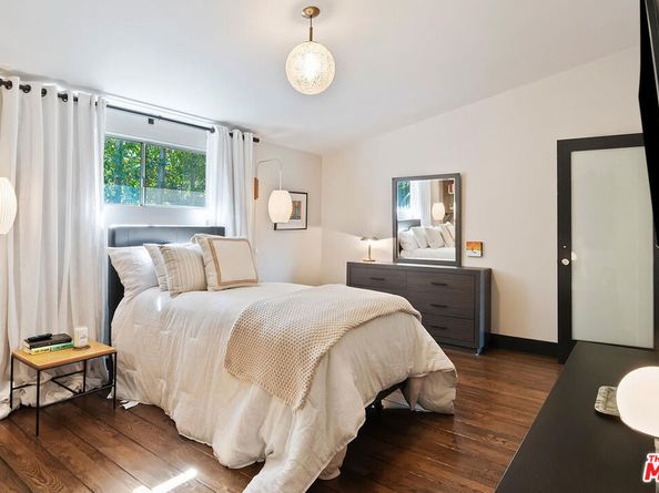 3631 Buena Park Drive, Studio City CA 91604