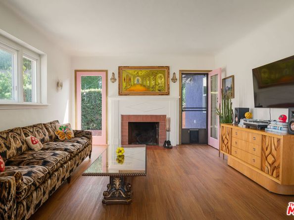1812 S Dunsmuir Avenue, Los Angeles CA 90019