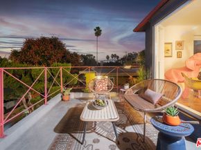 1812 S Dunsmuir Avenue, Los Angeles CA 90019