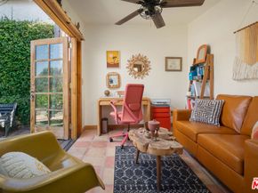 1812 S Dunsmuir Avenue, Los Angeles CA 90019