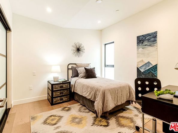4801 Carpenter Avenue, Valley Village CA 91607