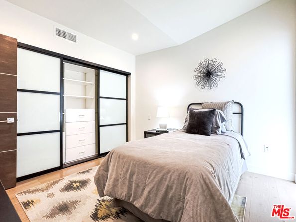 4801 Carpenter Avenue, Valley Village CA 91607