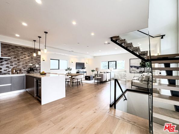 4801 Carpenter Avenue, Valley Village CA 91607