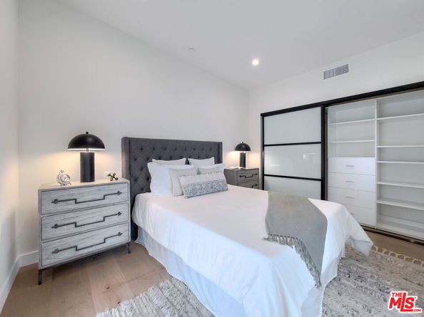 4801 Carpenter Avenue, Valley Village CA 91607