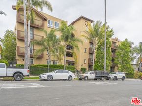 1401 S St Andrews Place 201, Los Angeles CA 90019