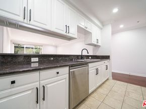 1401 S St Andrews Place 201, Los Angeles CA 90019
