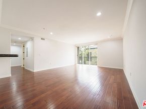 1401 S St Andrews Place 201, Los Angeles CA 90019