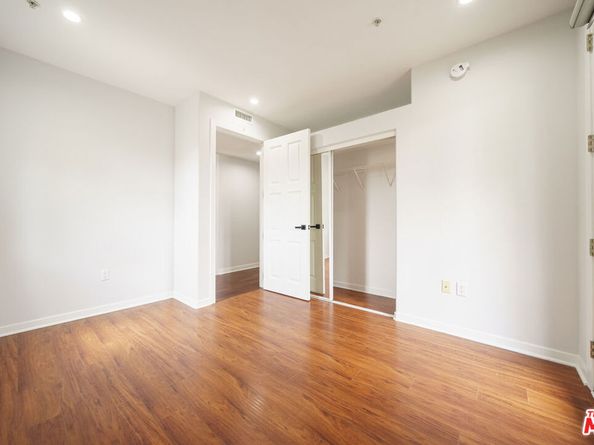 1401 S St Andrews Place 201, Los Angeles CA 90019