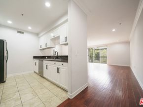1401 S St Andrews Place 201, Los Angeles CA 90019