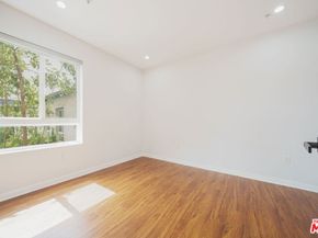 1401 S St Andrews Place 201, Los Angeles CA 90019