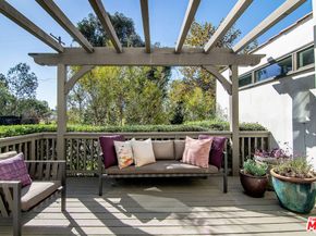 501 N Cahuenga Boulevard, Los Angeles CA 90004