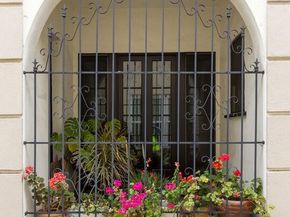 6366 Orange Street, Los Angeles CA 90048