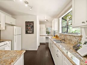 2124 Glyndon Avenue, Venice CA 90291