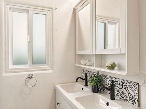 2124 Glyndon Avenue, Venice CA 90291