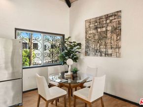 2124 Glyndon Avenue, Venice CA 90291