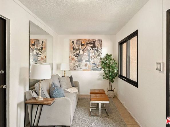 2124 Glyndon Avenue, Venice CA 90291