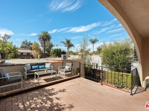 2124 Glyndon Avenue, Venice CA 90291