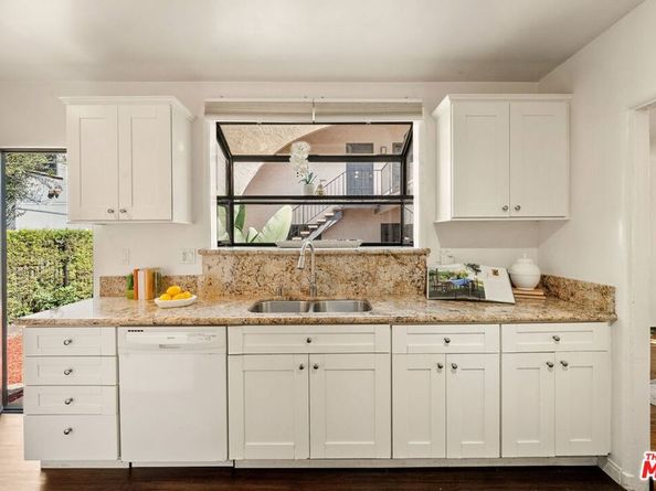 2124 Glyndon Avenue, Venice CA 90291