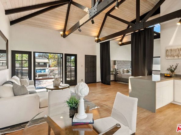 2124 Glyndon Avenue, Venice CA 90291