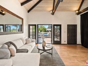 2124 Glyndon Avenue, Venice CA 90291